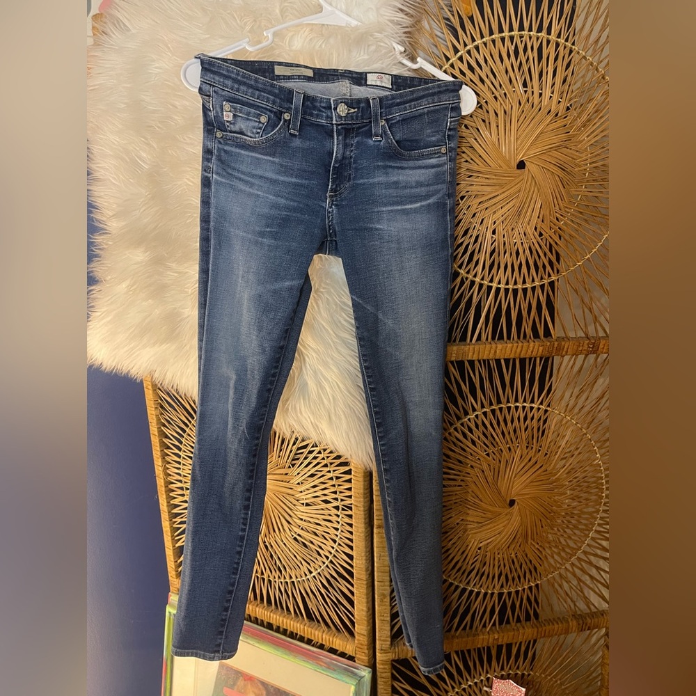 AG The Stilt Cigarette Leg Skinny Jeans Women’s Sz 26R Medium Wash Luxe Classic